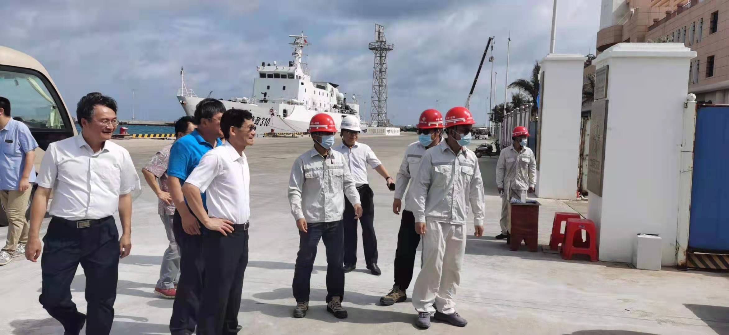 海南省省委常委、常務(wù)副省長沈丹陽蒞臨馳大建筑工程有限公司承接的三沙主權(quán)廣場調(diào)研指導(dǎo)